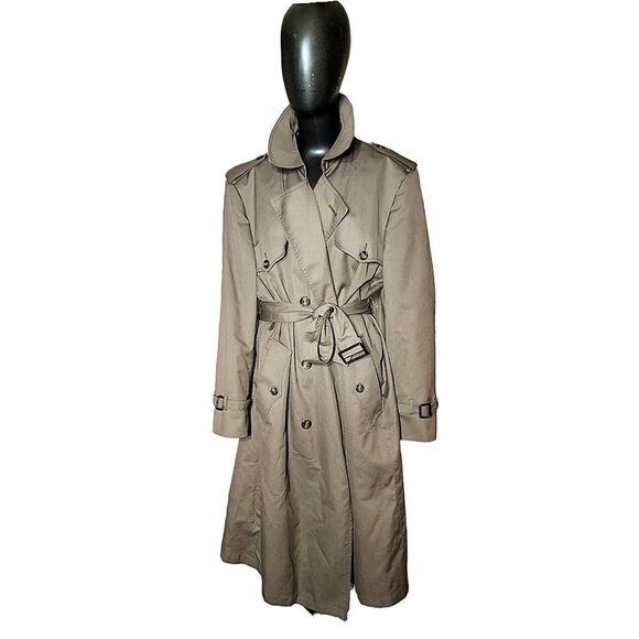 Christain Dior   - Picture 2 of 16